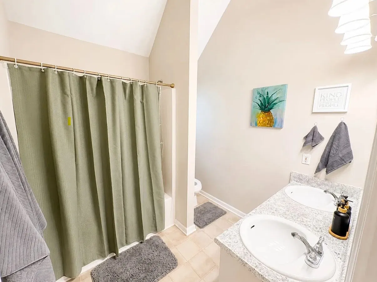 3 bed, 1500 sqft, $4,500 — Photo 2
