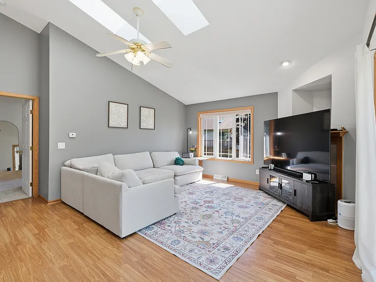 1051 Tamarack Way #1051 — Photo 7