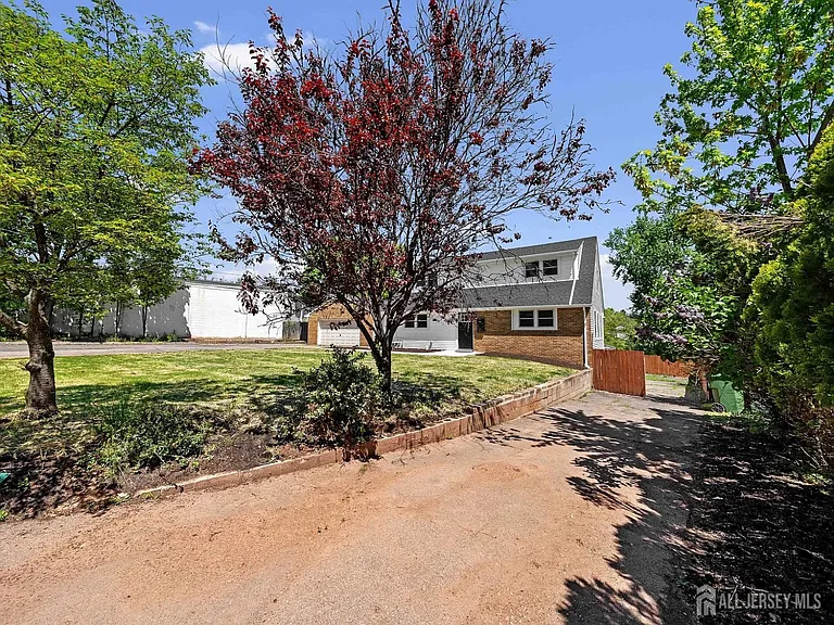 3 Meadow Rd #3 — Photo 1