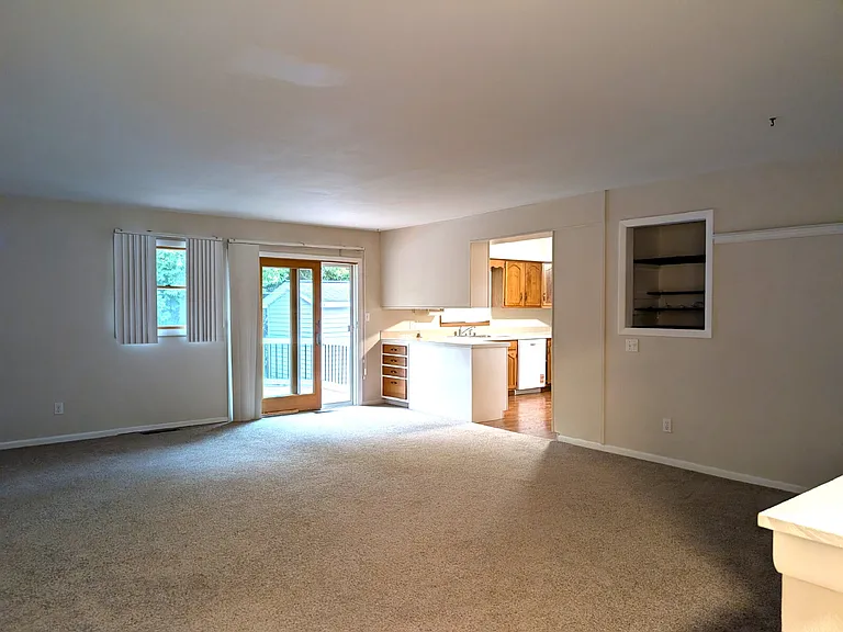 2408 S Gladys Ave — Photo 6