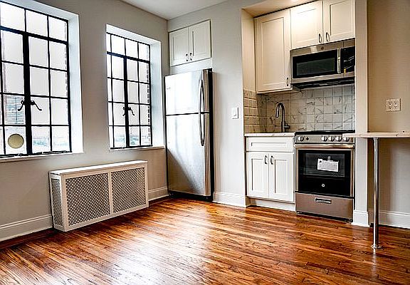 3rd image of 25 Tudor City Pl APT 1403