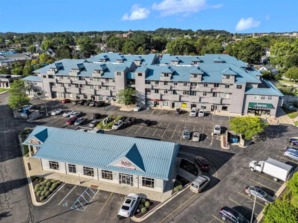 530 Miller Dr Unit 202, Grand Haven, MI 49417