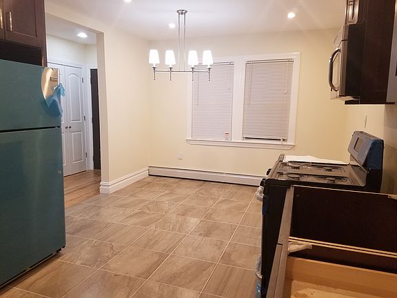 5th image of 11539 208th St