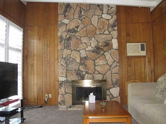2nd image of 755 Los Olivos Dr