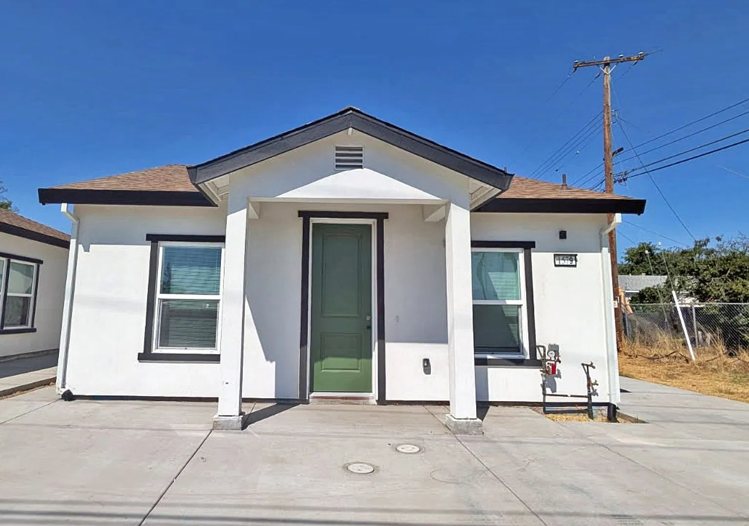Beautiful Brand New 2 Bedroom, 1 Bathroom Home! — Photo 1