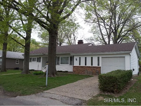 311 W Adams St photo 1