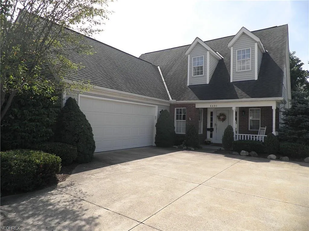 8480 Waterside Dr photo 1