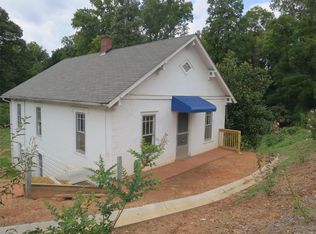 3136 Reynolda Rd, Winston Salem, NC 27106