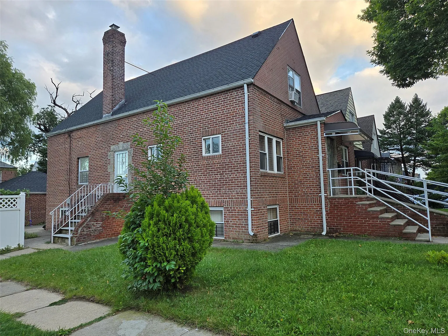 2 bed, 6.0 bath, 2155 sqft, $3,200 — Photo 2