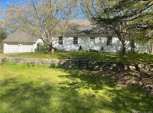 651 Clapboard Hill Rd, Guilford, CT 06437