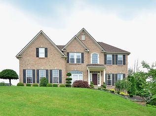 236 Field Club Cir, Mc Kees Rocks, PA 15136