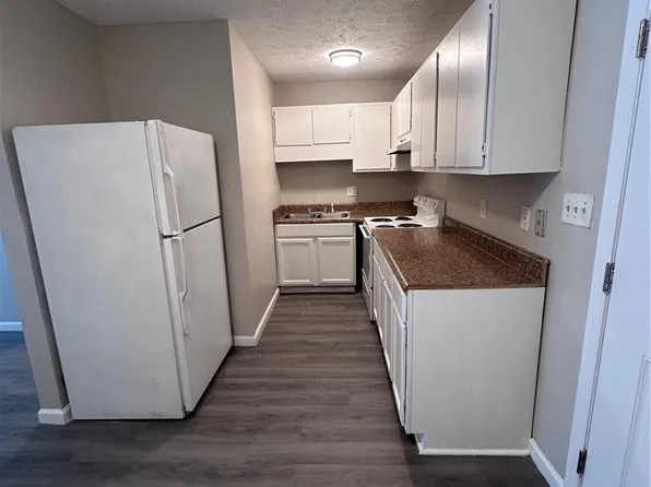 5801 Aftonshire Dr, Fayetteville, NC 28304