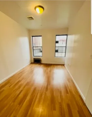 Rented by Akam Sales and Brokerage | media 4