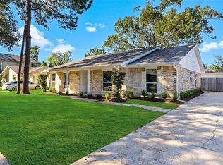 9022 Mullins Dr, Houston, TX 77096