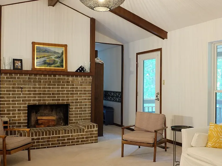 507 Sherwood Ln — Photo 5