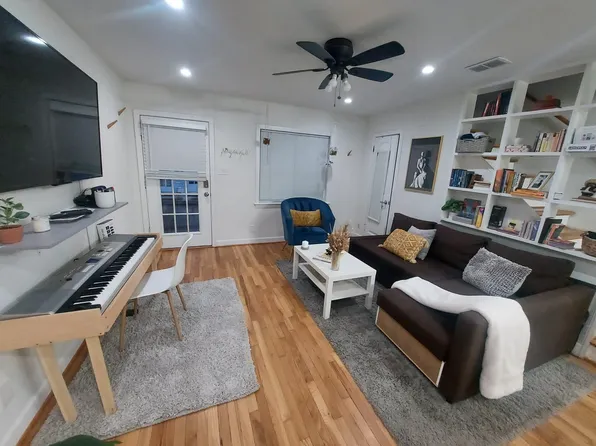 1850 Portsmouth St #1, Houston, TX 77098