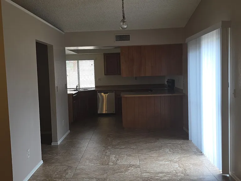 6407 W Brown St — Photo 5