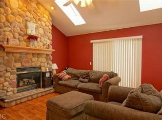 2986 Maplewood St, Benton Harbor, MI 49022