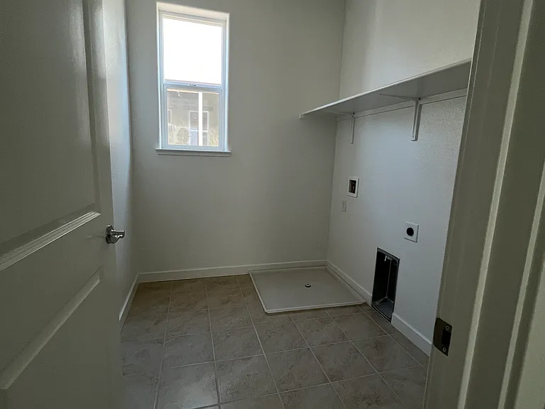 11934 Granzella Way — Photo 7