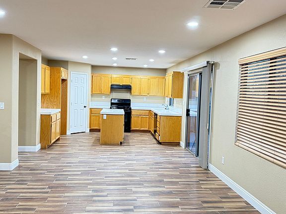 4th image of 5464 Cold Lake St