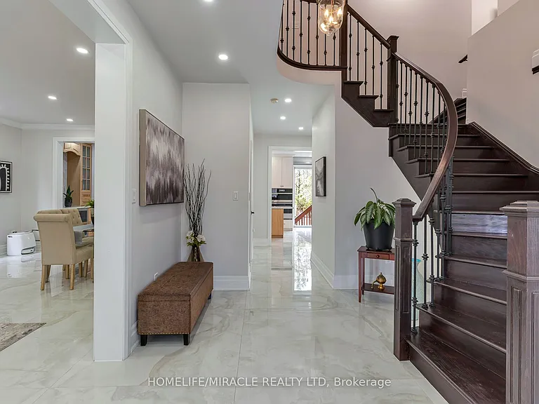 2299 Glazebrook Cir — Photo 45