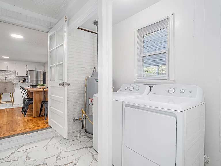 210 Adkins Cir — Photo 21