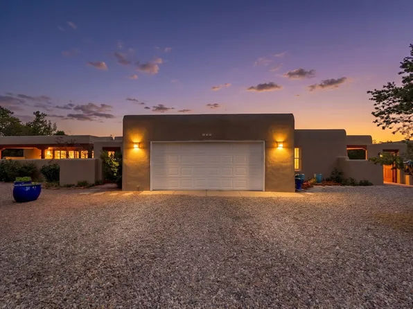959 Santo Nino Pl, Santa Fe, NM 87501