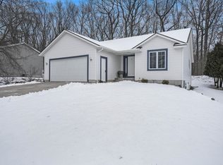 123 Hunters Trail Ct, Middleville, MI 49333