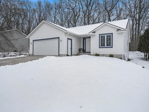 123 Hunters Trail Ct, Middleville, MI 49333