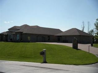 3418 Hickory Est, Ashland, KY 41102