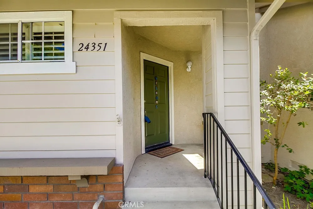 2 bed, 2.5 bath, 1270 sqft, $3,500 — Photo 3