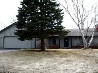1316 Riverton Dr, Mukwonago, WI 53149