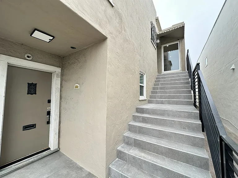 2984 20th Ave — Photo 3