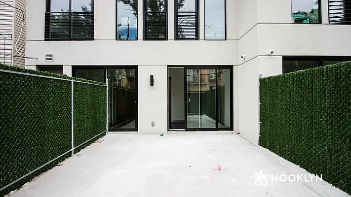 Rented by Nooklyn NYC LLC | media 9