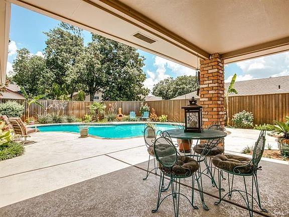 2nd image of 9218 Meadowknoll Dr