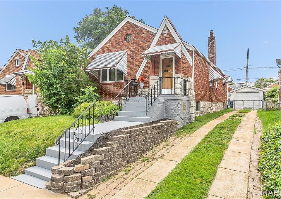 1st image of 704 Avenue H