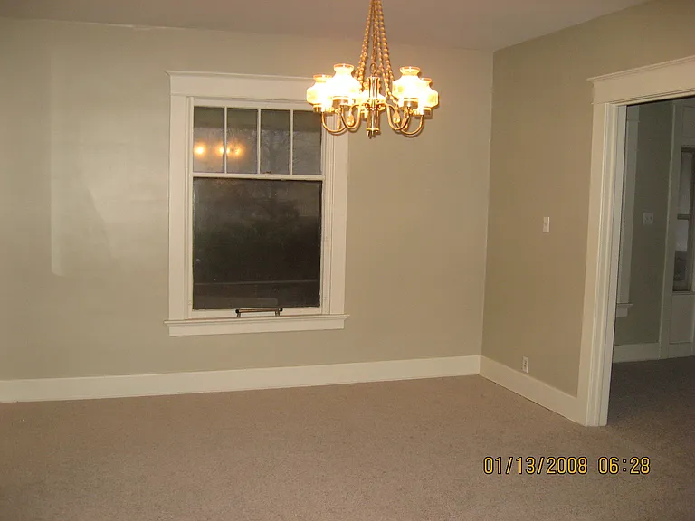 450 Rose Ln — Photo 6