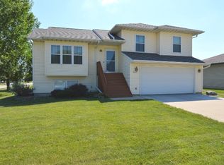 831 Augusta Cir, North Liberty, IA 52317