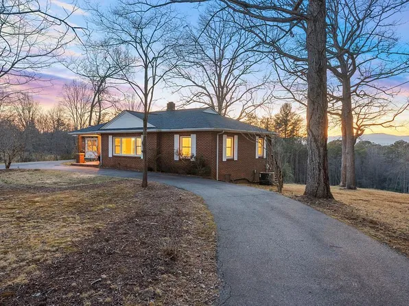 340 Lavista Dr, Blue Ridge, GA 30513