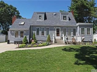 139 Wagon Ln, Centereach, NY 11720