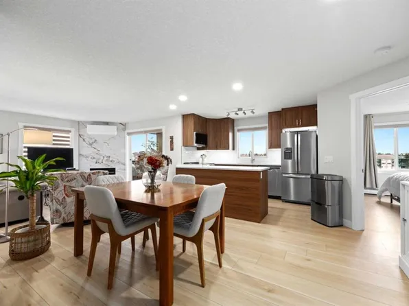 304 E Mackenzie Way SW #8429, Airdrie, AB T4B 3H6