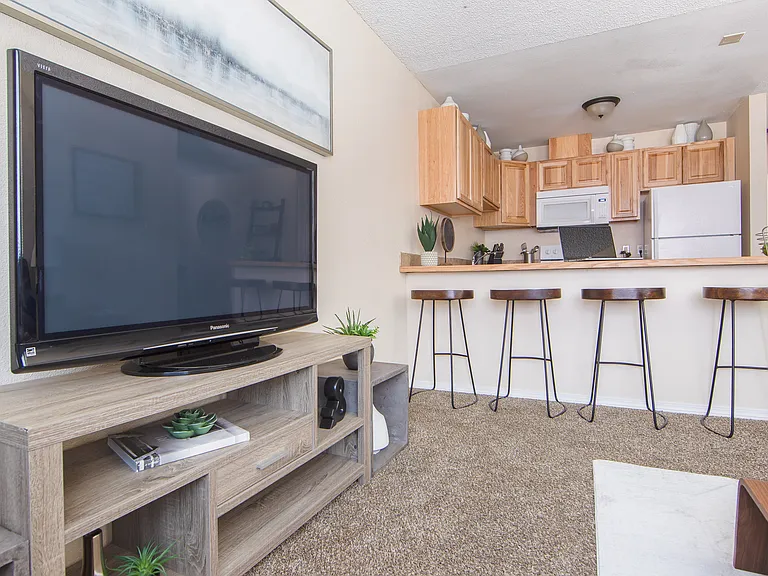 Evergreen Garden Apartments — Photo 21
