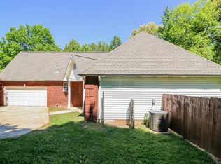 388 Jasmine Dr, Locust Grove, GA 30248