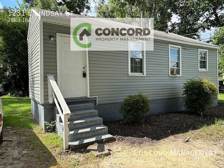 1231 E Lindsay St — Photo 2