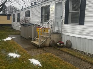 17011 Saint George Dr, Macomb, MI 48044