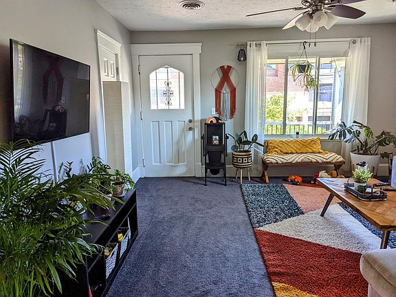 3rd image of 1426 W 75th St #2