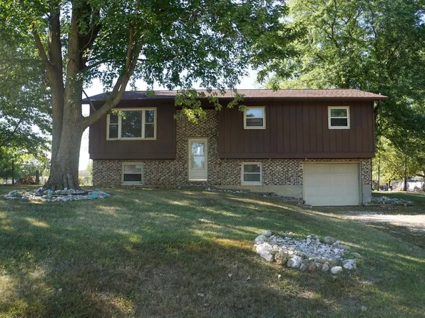 1645 Cedar St, Hamilton, IL 62341