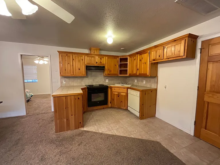 103 Beach Dr — Photo 15
