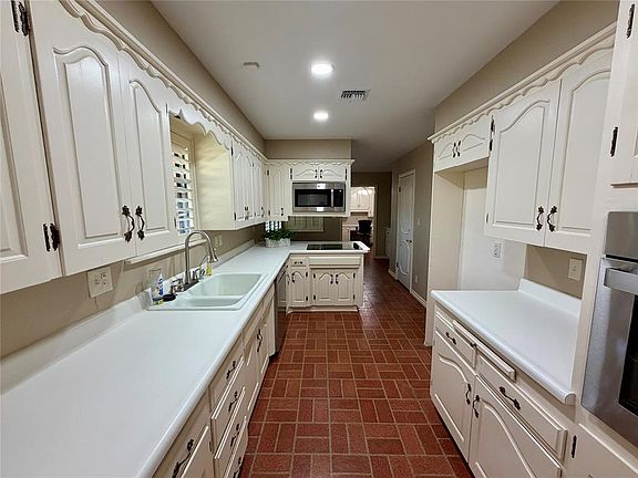5th image of 115 Maple Ln
