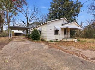 140 Simpson Ave, Woodruff, SC 29388